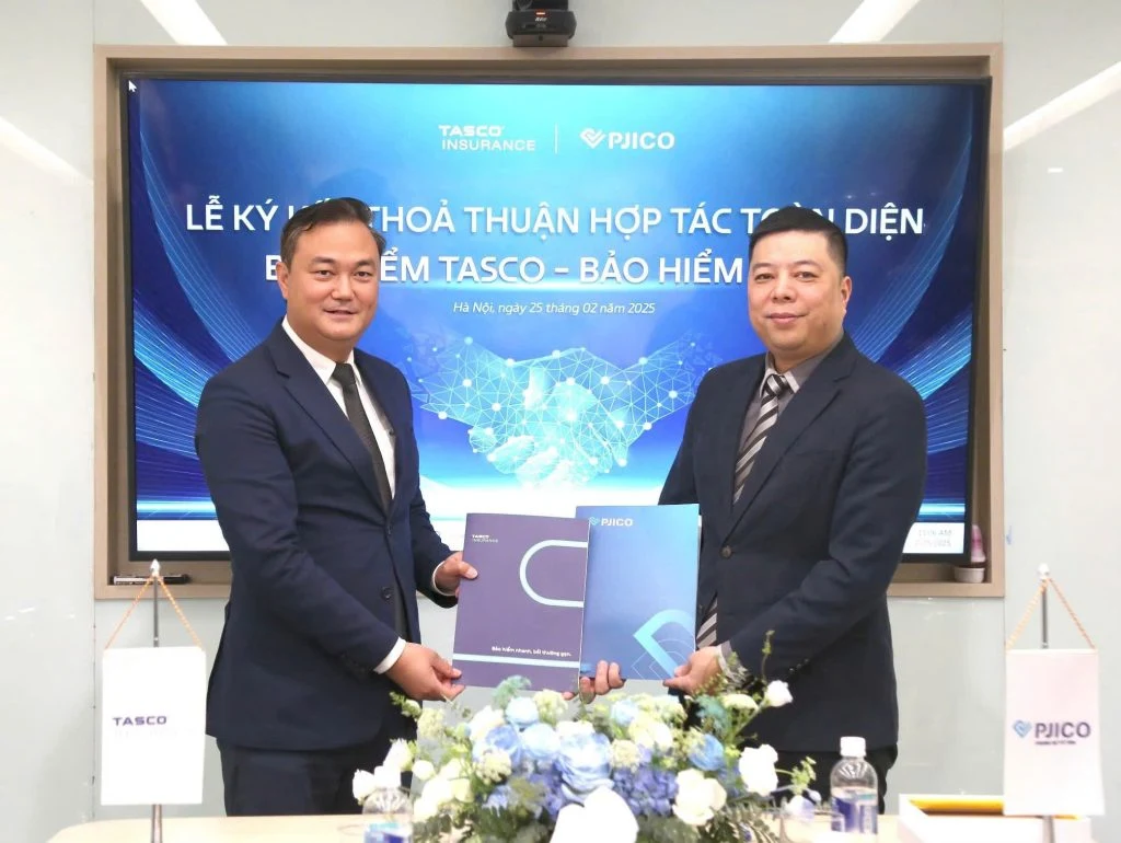 Đại diện PJICO và Bảo hiểm TASCO tại lễ ký kết hợp tác